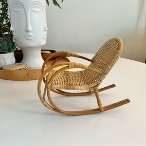 Vintage mini rocking chair
Woven rattan
Bentwood 1960’s